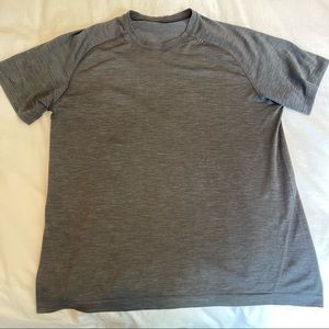Lululemon Men’s Metal Vent Tech Short Sleeve Workout Shirt
- Large
